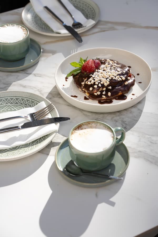 Γλυκό και cappuccino